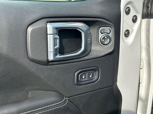 Used 2023 Jeep Wrangler Unlimited Sahara w/ Cold Weather Group AWD/4WD image 18