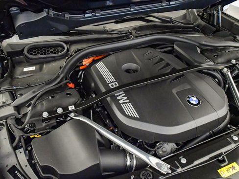 New 2026 BMW 750e xDrive w/ Executive Package image 32