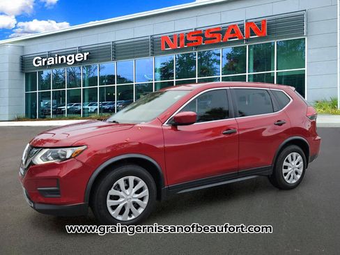 Used 2017 Nissan Rogue S FWD image 2