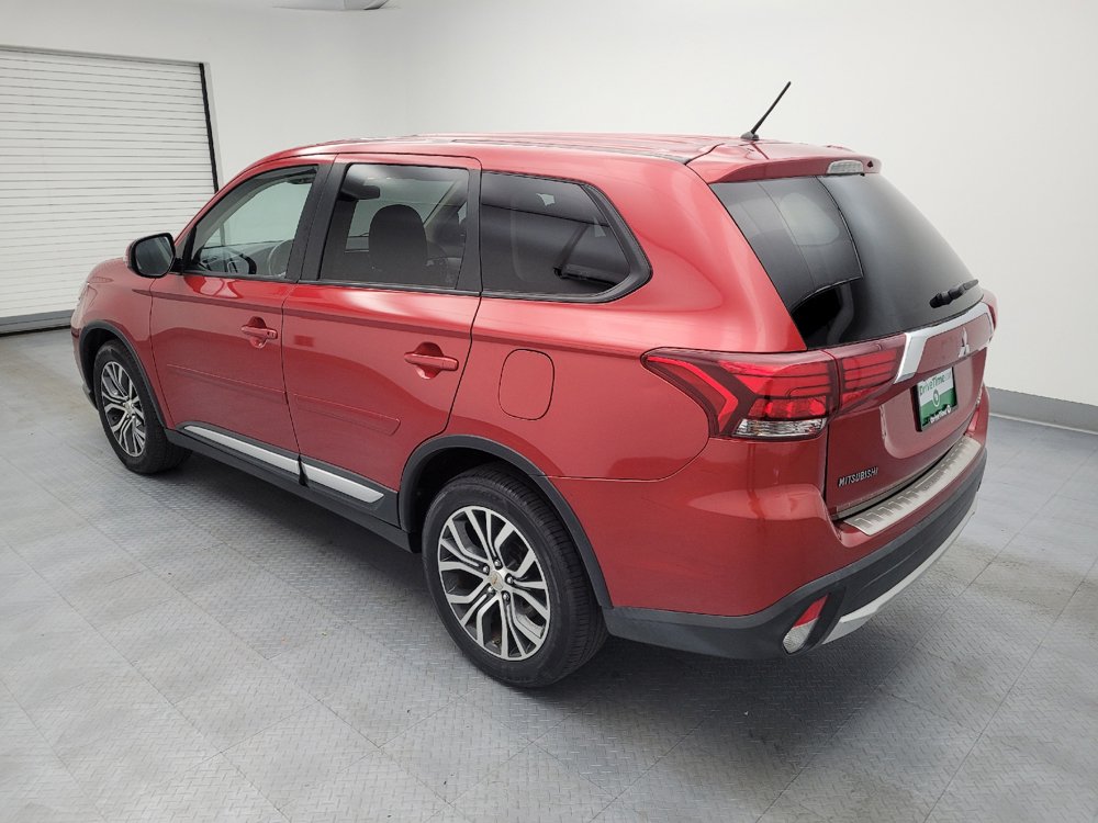 Used 2016 Mitsubishi Outlander SE AWD/4WD image 3