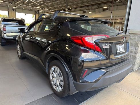 Used 2021 Toyota C-HR LE FWD image 9