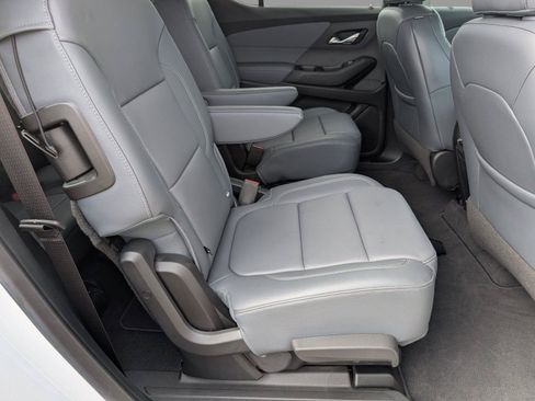 Used 2020 Chevrolet Traverse LT w/ LT Premium Package FWD image 37