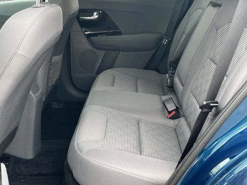 Used 2020 Kia Niro LXS FWD image 9