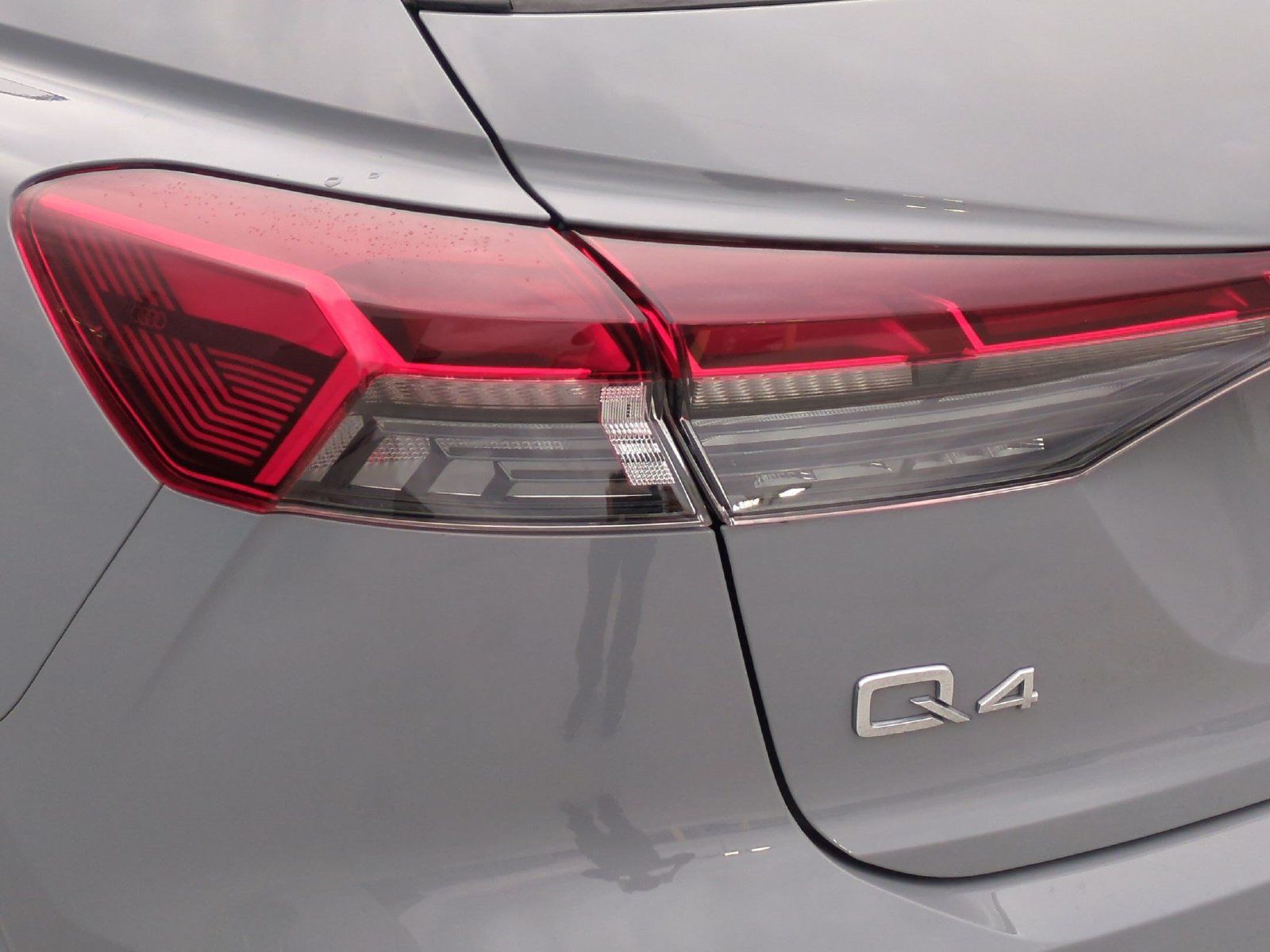 Used 2023 Audi Q4 e-tron Premium Plus w/ Premium Plus AWD/4WD image 18
