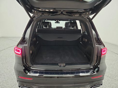 Used 2023 Mercedes-Benz GLB 250 image 21