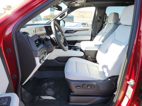 New 2026 Chevrolet Suburban Premier image 10