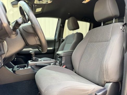 Used 2019 Toyota Tacoma TRD Off-Road AWD/4WD image 15