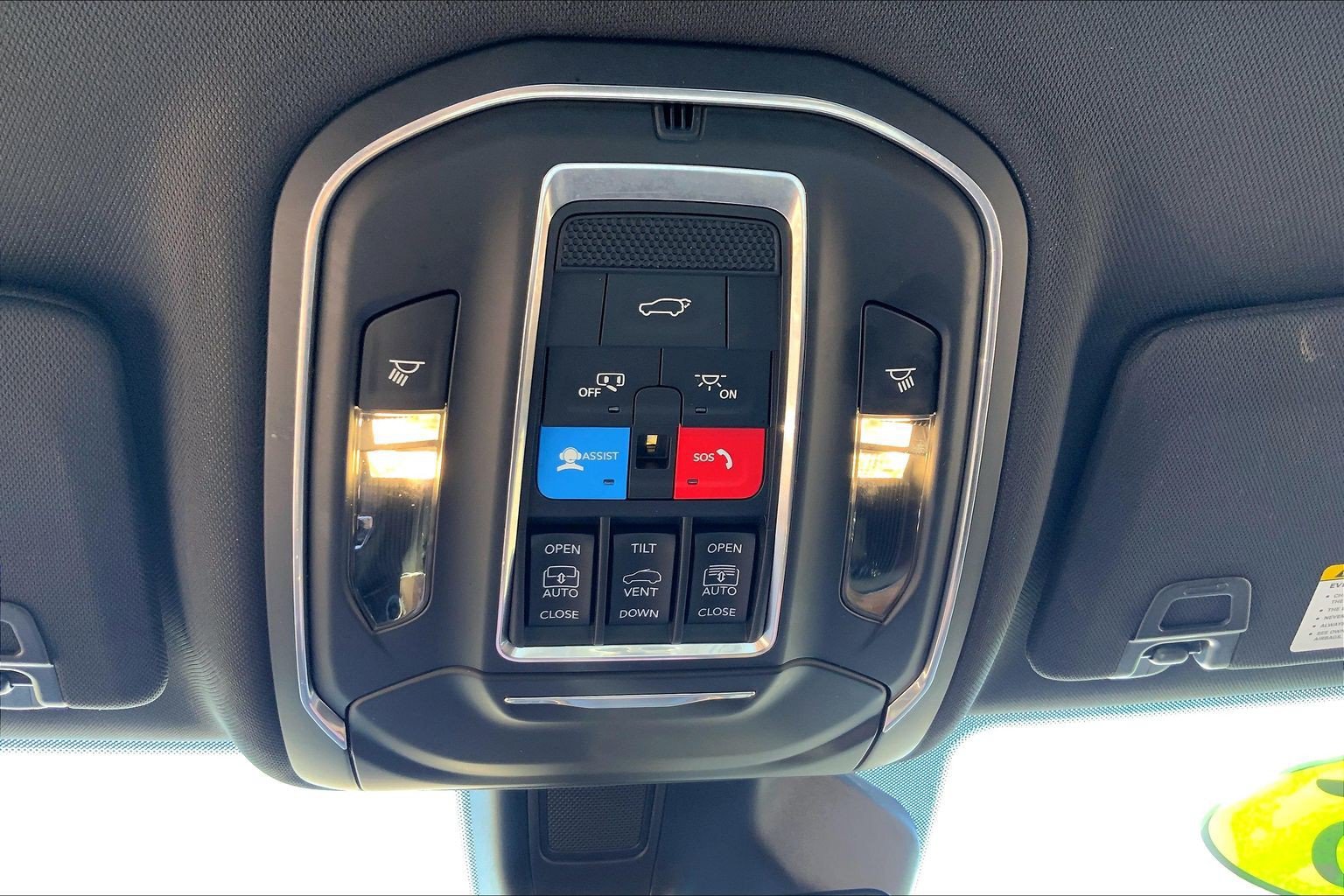 Certified 2025 Jeep Grand Cherokee Summit w/ Obsidian Package AWD/4WD image 32