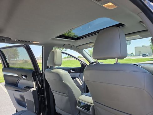 Used 2017 Toyota Highlander XLE AWD/4WD image 18