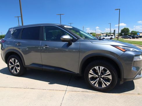 Used 2023 Nissan Rogue SV AWD/4WD image 3