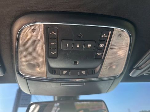 Used 2022 Chrysler 300 S RWD image 20