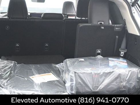 Certified 2026 INFINITI QX60 Luxe w/ Family Package AWD/4WD image 24