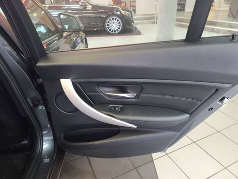 Used 2017 BMW 320i xDrive Sedan image 16