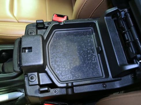 Used 2020 Jeep Wrangler Unlimited Sahara image 25