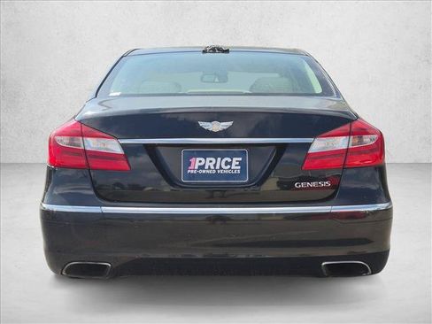 Used 2013 Hyundai Genesis 3.8 RWD image 6