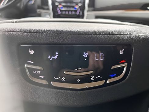 Used 2020 Cadillac Escalade Luxury image 21