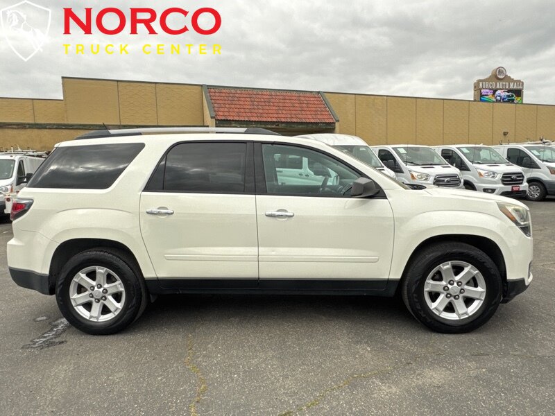 Used 2015 GMC Acadia SLE FWD image 1