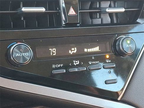 Used 2024 Toyota Camry image 15