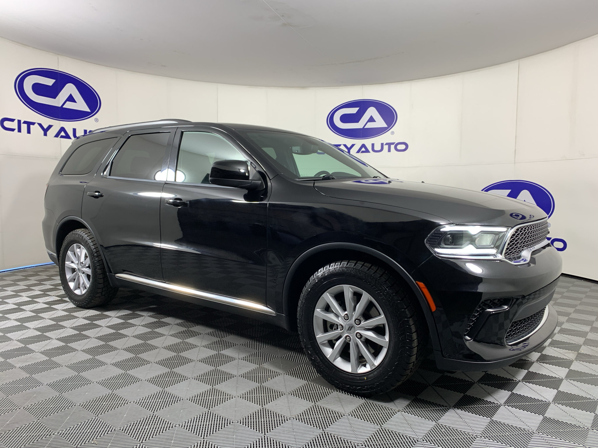 Used 2023 Dodge Durango SXT RWD image 1