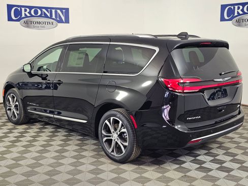 New 2026 Chrysler Pacifica Pinnacle AWD/4WD image 3