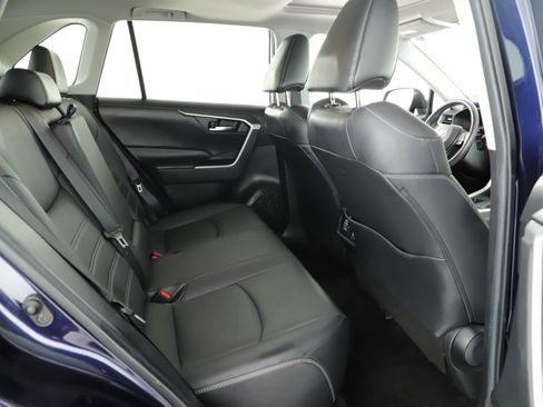 Used 2021 Toyota RAV4 XLE Premium FWD image 20