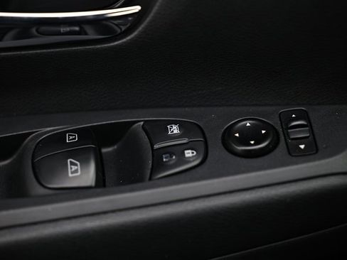 Used 2023 Nissan Kicks SR w/ SR Premium Package image 18