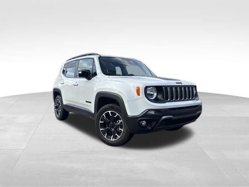 Used 2023 Jeep Renegade Latitude image 1