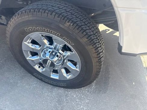 Used 2019 Ford F250 Lariat w/ Lariat Ultimate Package AWD/4WD image 14
