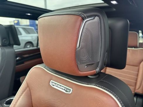 Used 2023 GMC Yukon XL Denali Ultimate image 16