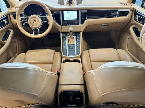 Used 2017 Porsche Macan AWD/4WD image 23