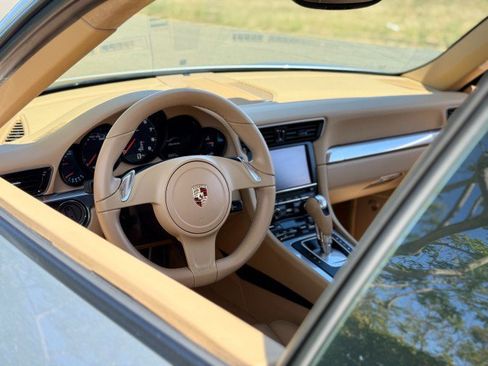 Used 2014 Porsche 911 Carrera RWD image 18