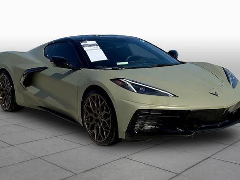 Used 2020 Chevrolet Corvette Stingray Coupe w/ 1LT image 3