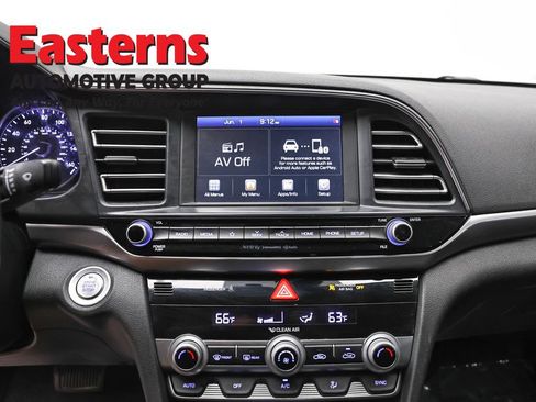 Used 2020 Hyundai Elantra Limited w/ Winter Weather Package FWD image 12