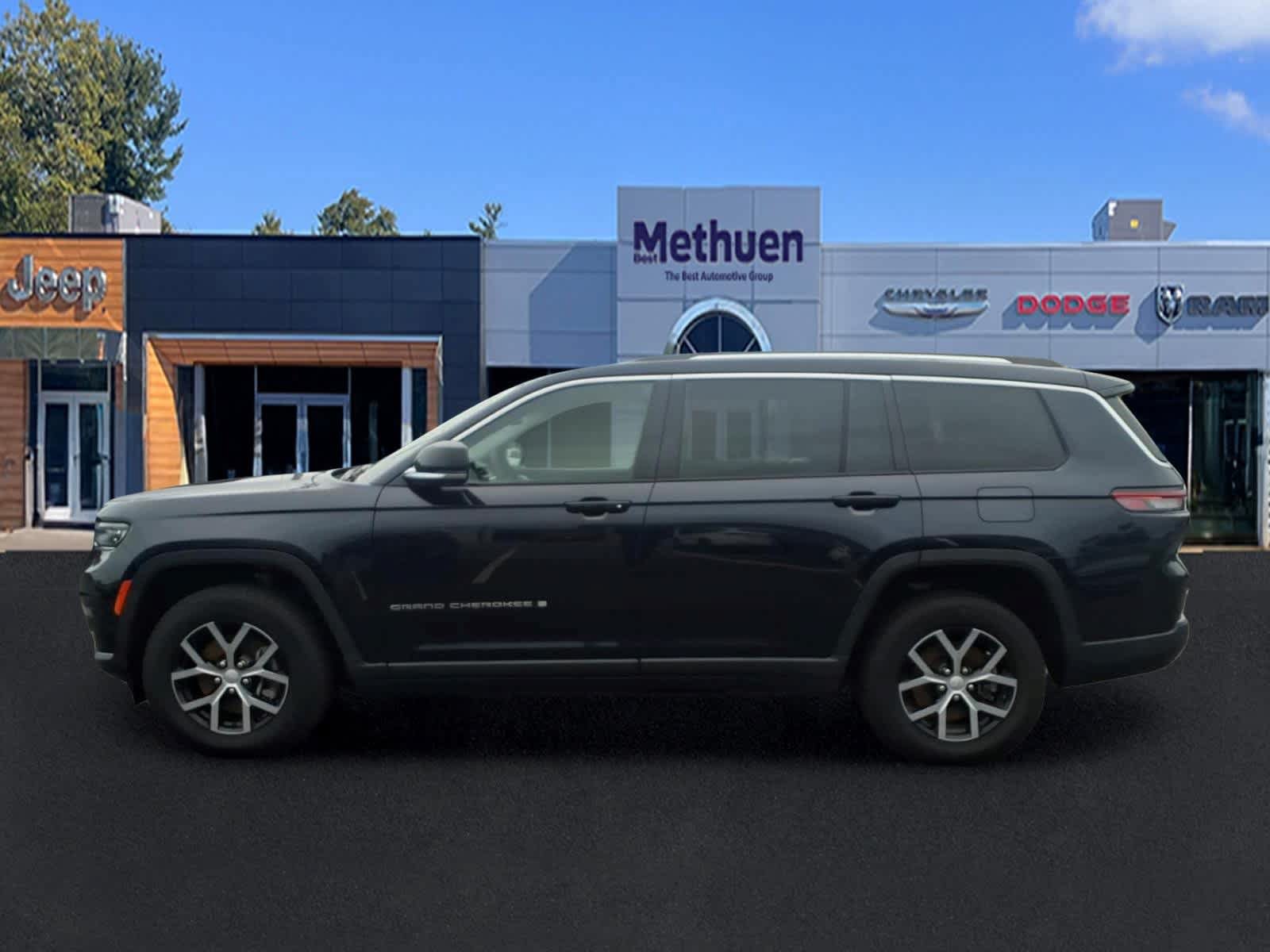 Used 2023 Jeep Grand Cherokee L Limited w/ Luxury Tech Group II AWD/4WD image 6