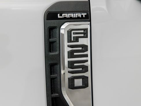 Used 2025 Ford F250 Lariat AWD/4WD image 13