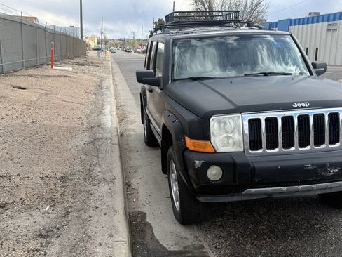 Used 2006 Jeep Commander Limited w/ Trailer Tow Group IV RWD image 4