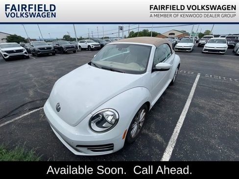 Used 2018 Volkswagen Beetle 2.0T S w/ Style & Comfort Package FWD image 1