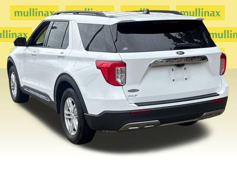 Used 2023 Ford Explorer XLT w/ Equipment Group 202A RWD image 9