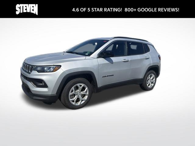 Used 2024 Jeep Compass Latitude AWD/4WD image 9