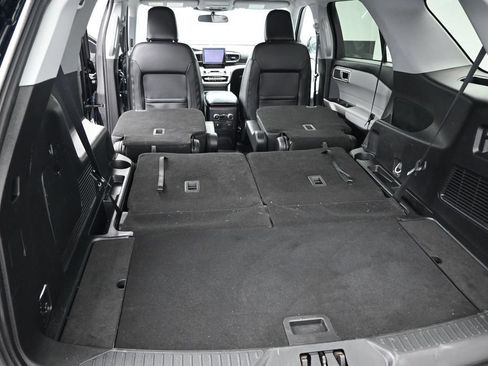 Used 2023 Ford Explorer XLT w/ Equipment Group 202A RWD image 11