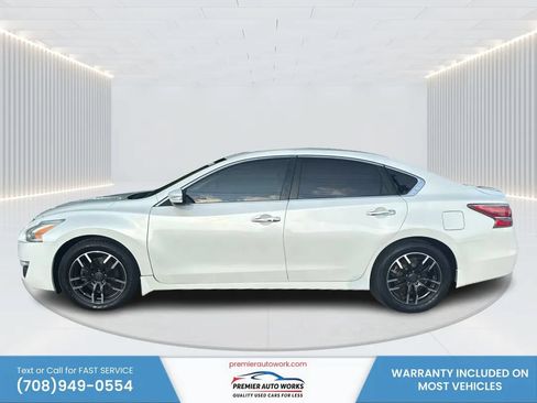 Used 2015 Nissan Altima 2.5 SV w/ Convenience Package FWD image 9