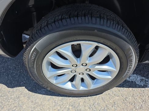 Used 2015 Land Rover LR2 AWD/4WD image 37