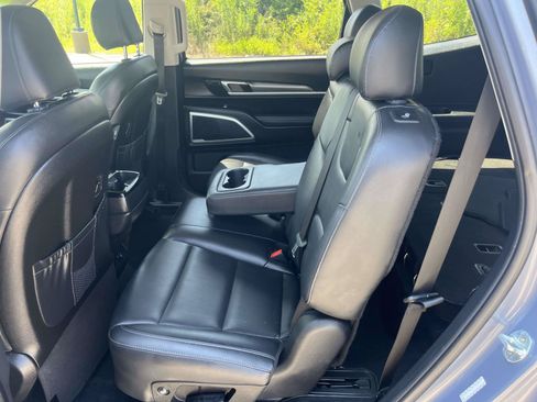 Used 2020 Kia Telluride LX AWD/4WD image 11