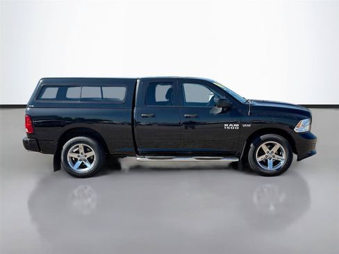Used 2017 RAM 1500 Express AWD/4WD image 16