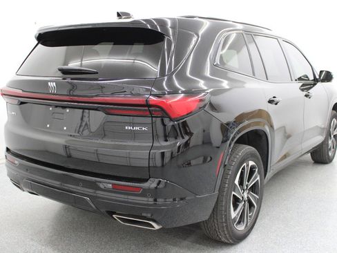 Used 2025 Buick Enclave Sport Touring image 5