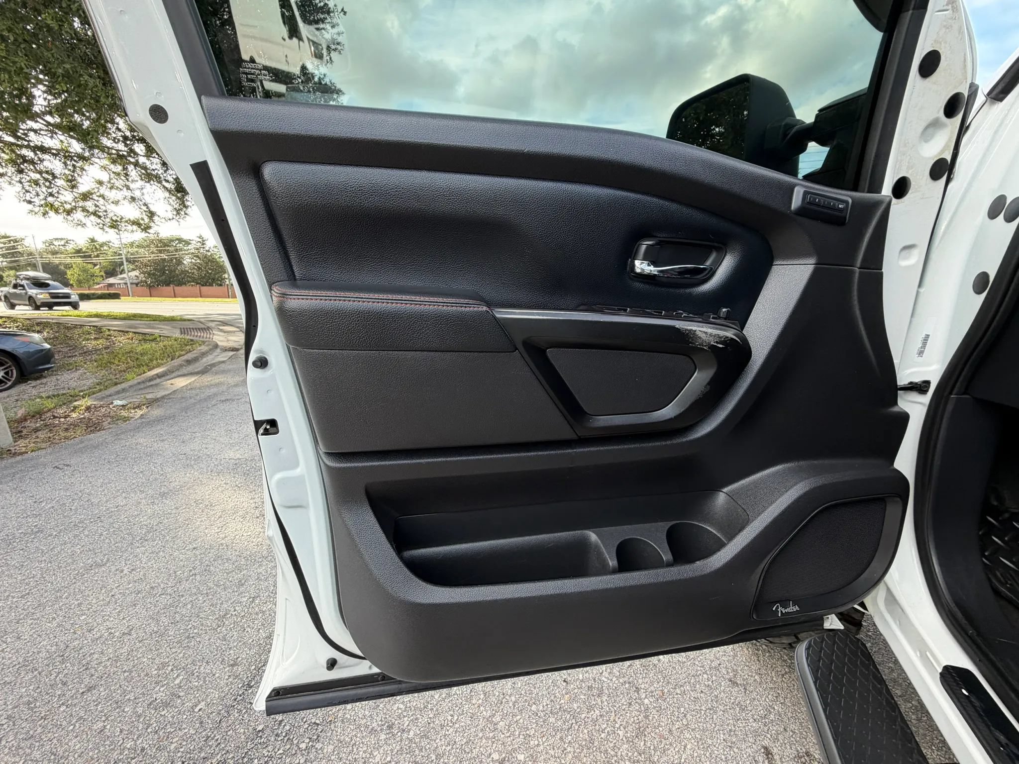 Used 2020 Nissan Titan PRO-4X w/ Pro-4x Convenience Package AWD/4WD image 45