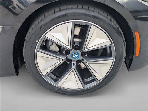 Used 2023 BMW i4 eDrive35 w/ Premium Package image 9