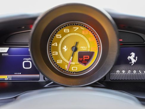 Certified 2022 Ferrari F8 Tributo RWD image 6