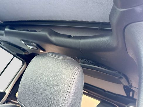 Used 2018 Jeep Wrangler Unlimited Sport S AWD/4WD image 20