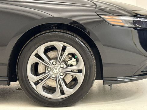 Certified 2025 Honda Accord EX-L image 6